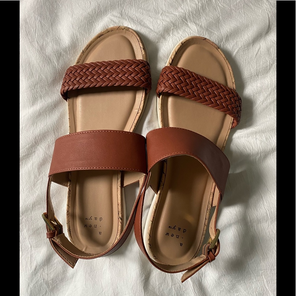 A new day Malia cognac brown sandals